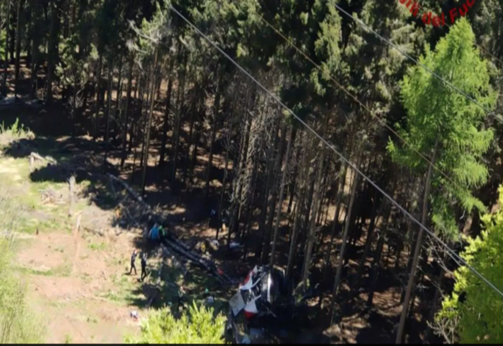 ITALIA: 13 morți și doi răniți, într-un accident de teleferic