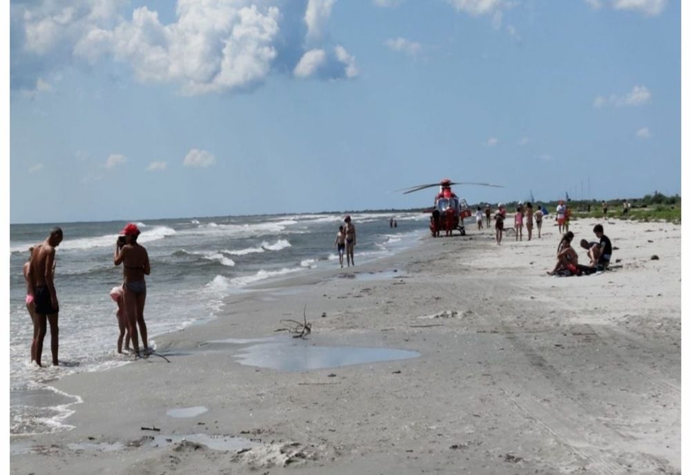 Tragedie la malul mării. Un bărbat a murit înecat la Sulina