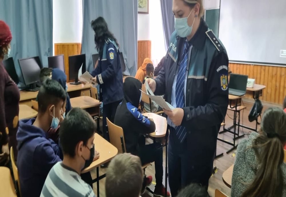 Acțiuni de prevenire și informare în școlile din Tulcea