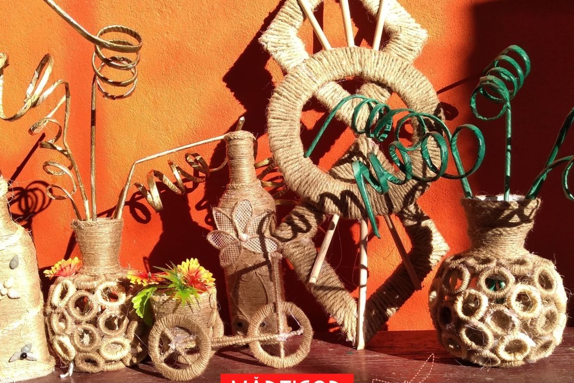 FOTO Artiștii dobrogeni își expun creațiile de Mărțișor la Sulina