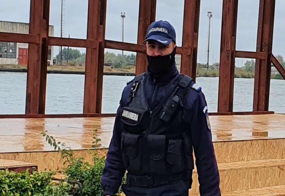 Adolescenți tâlhăriți în autobuz