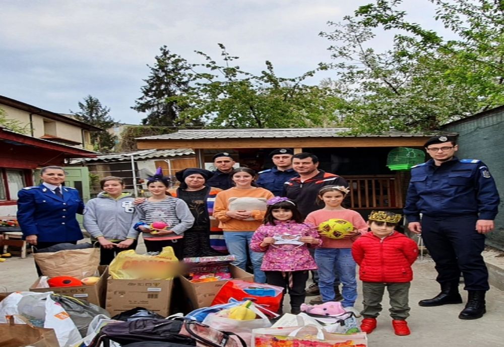 Sărbători Pascale cu bucurie și zâmbete pentru o familie cu 9 copii datorită jandarmilor tulceni