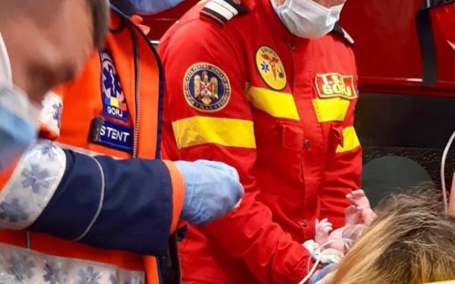 Nou-născut, salvat dintr-o hazna