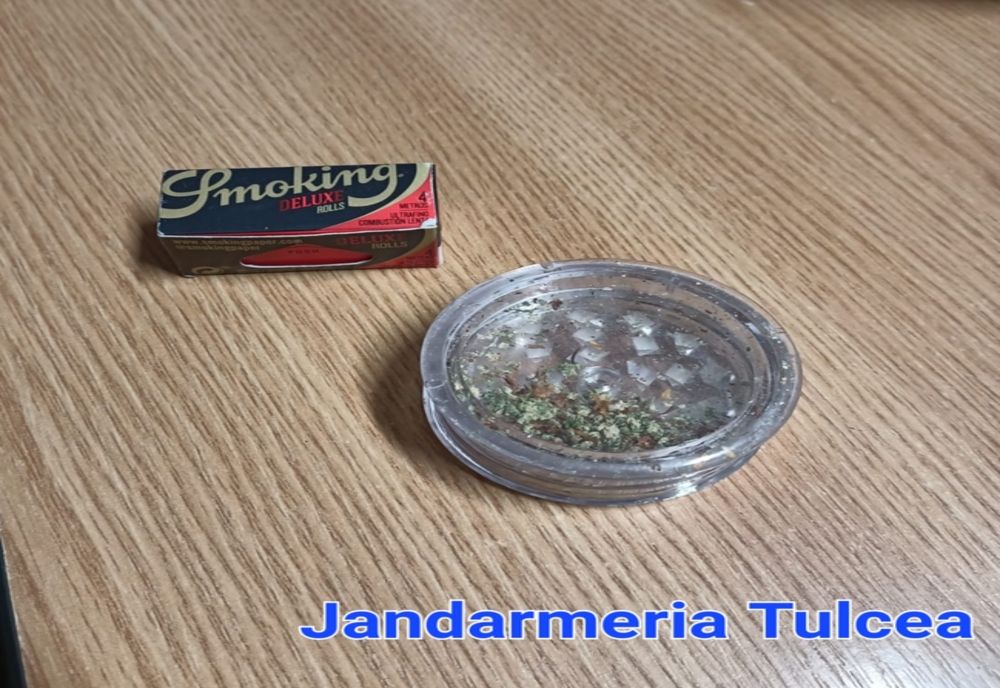 Patru tineri, prinși cu droguri de jandarmii tulceni