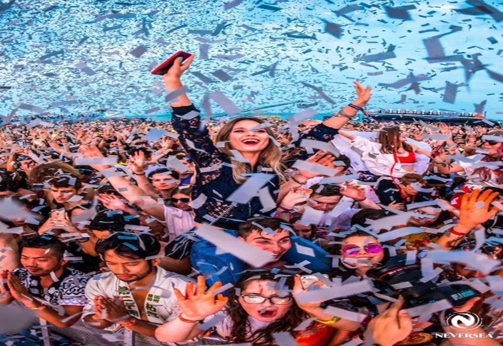 Elevii de nota 10 au parte de intrare gratuită la NEVERSEA și UNTOLD