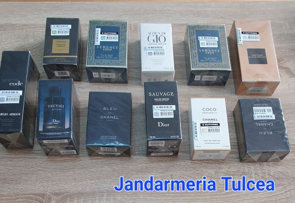 Parfumuri contrafăcute, vândute în parcare