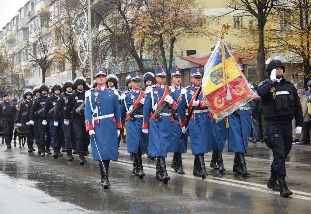 FOTO VIDEO Tulcea, în pas de defilare