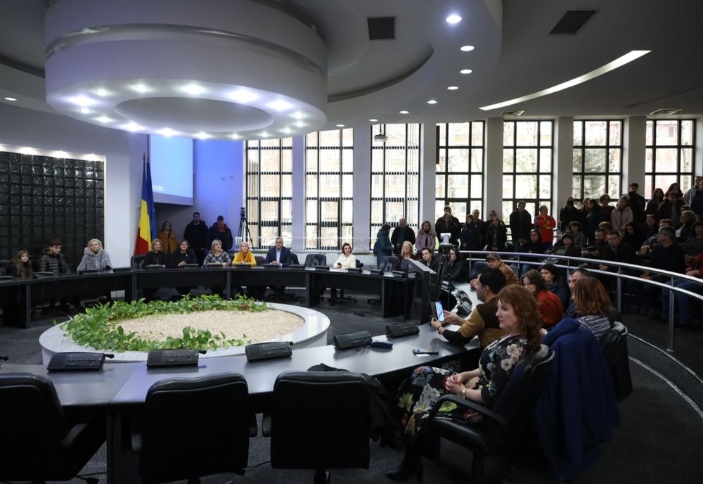 Elevii și sportivii performanți, premiați la Tulcea