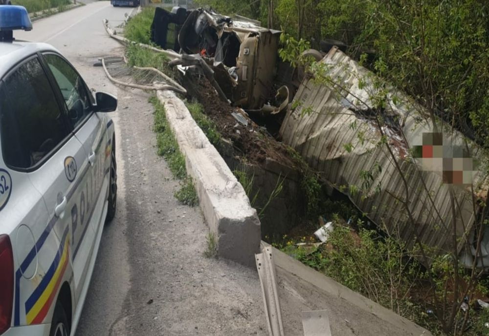 Ucrainean rănit după ce s-a răsturnat cu TIR-ul pe drumurile din Tulcea