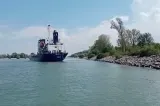 A fost reluat traficul nevelor pe canalul Sulina 