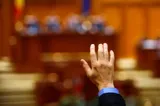 Senatul a votat Legea ANI: Dominic Fritz rămâne fără mandat