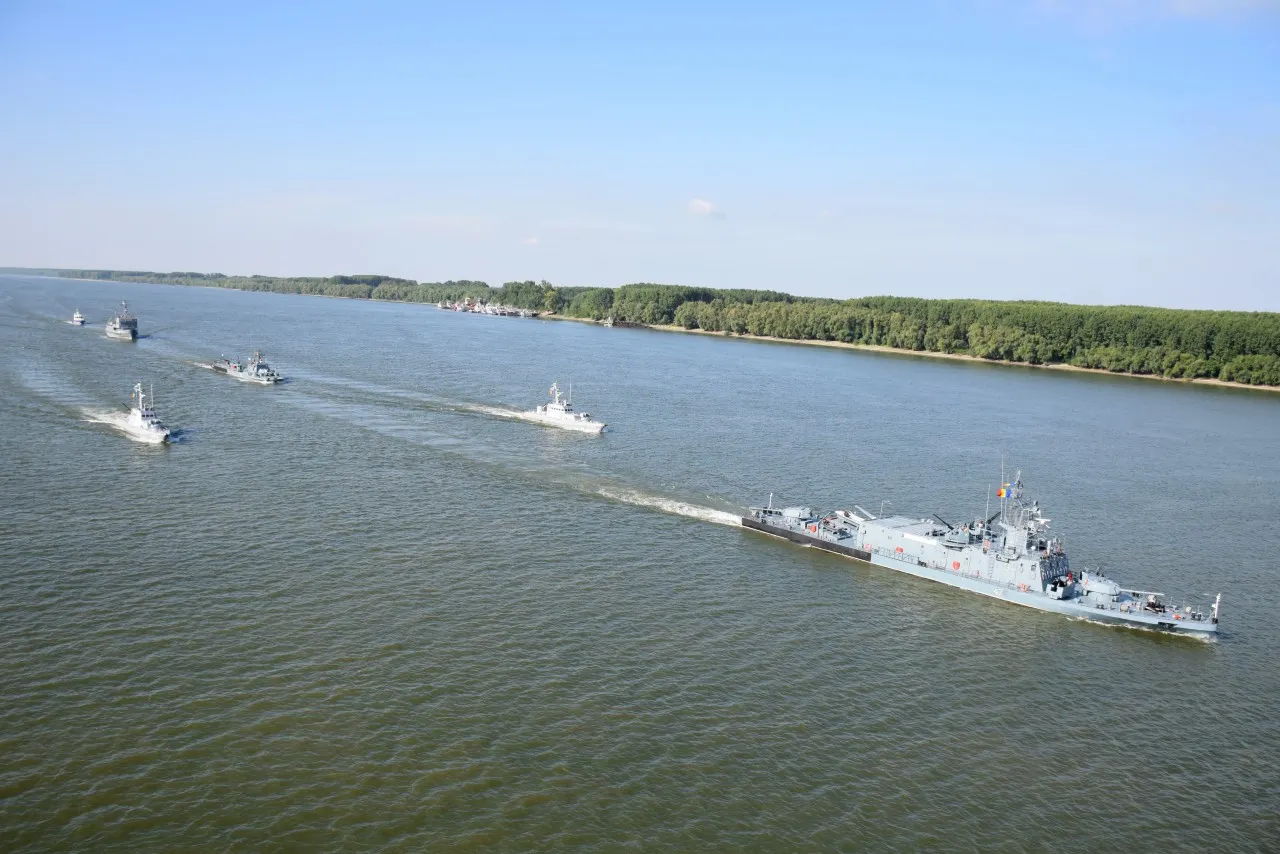 nave marina