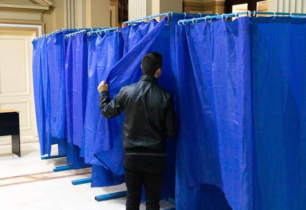 Tulcea sub media naţională a prezenţei la vot la ora 14.00