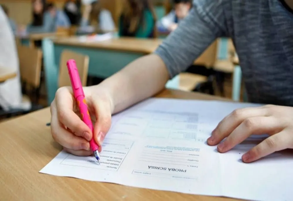 Au fost publicate testele de antrenament pentru Bacalaureat și Evaluarea Națională. Unde pot fi consultate