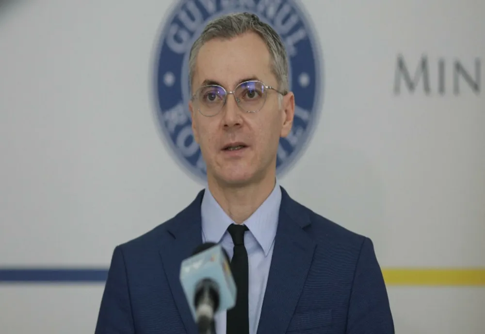 Stelian Ion: ”Pentru ca ipocrizia să fie dusă până la capăt, mai rămâne acum ca președintele Iohannis să apară pe un cal alb”