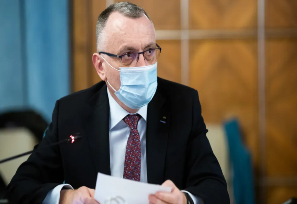 Cîmpeanu: De luni, vor putea merge la şcoală sau la grădiniţă peste 2,6 milioane de copii. Doar 10% rămân în online