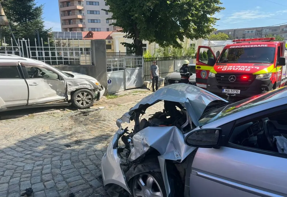 VIDEO Accident grav cu o victimă încarcerată în Tulcea