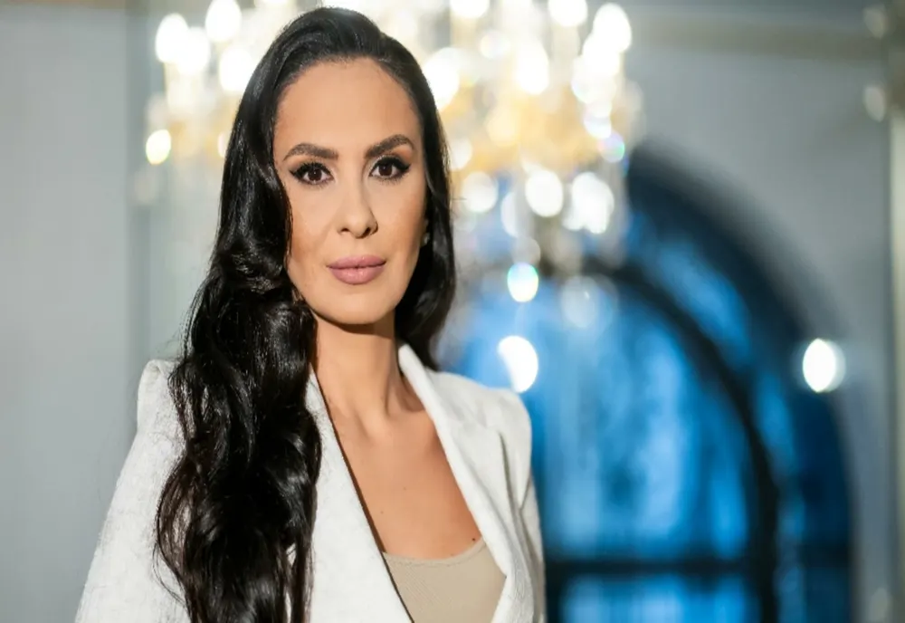 Alexandra Păcuraru | Vedem că aleșii își acoperă lăcomia și incompetența cu măsuri care vor lovi în bunăstarea românilor