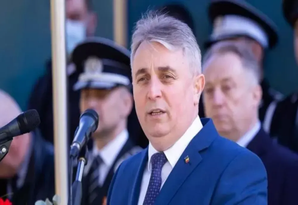 Lucian Bode a prezentat scenariile pentru noul guvern. În formulă de 18 ministere, PNL și PSD vor avea câte 8, iar UDMR 2. Cum se împart funcțiile de top?