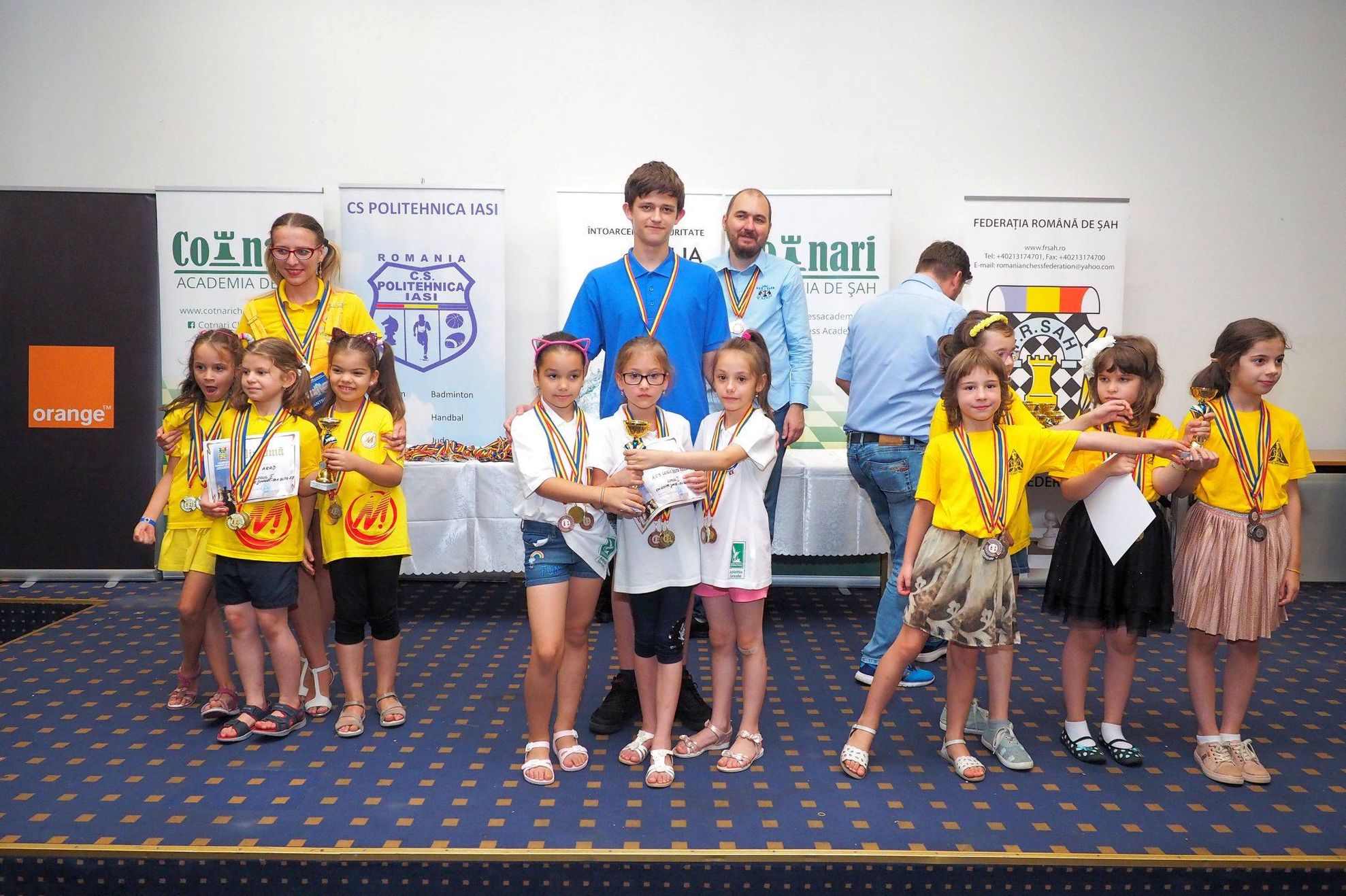 37564203_2089909147747745_117981476015833088_o