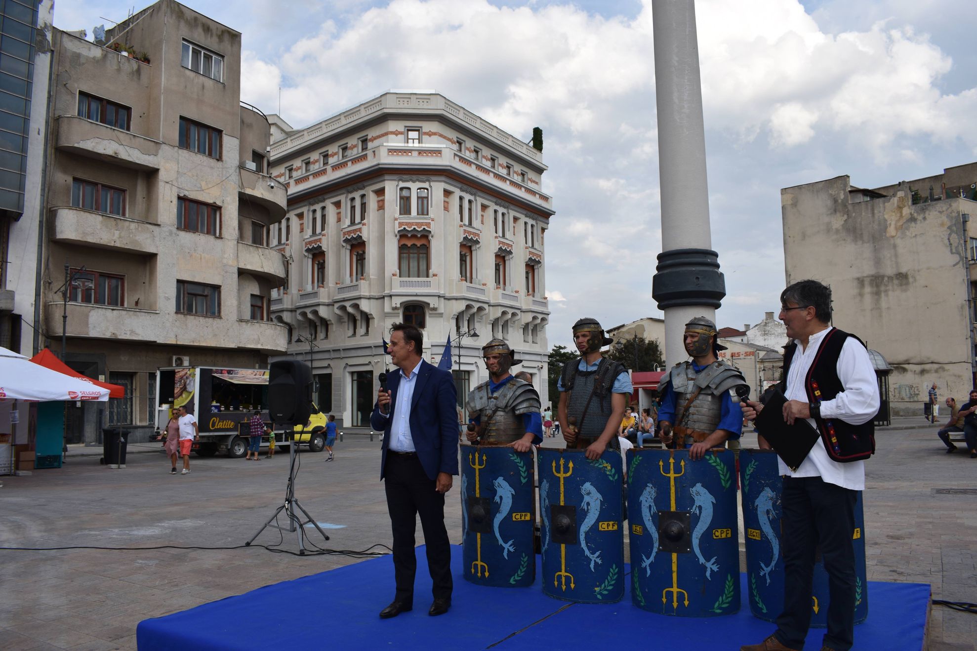 41297734_2040825309303572_4744416193094352896_n