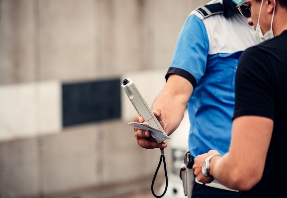 Pericol în trafic. Şoferi băuţi la volan, depistaţi de poliţişti