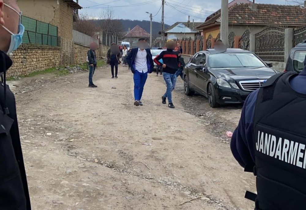 FOTO Le-a dispărut cheful de logodnă după ce au fost amendați!