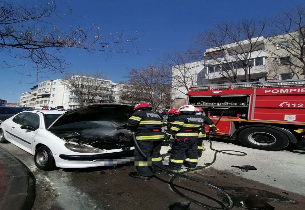 FOTO Fum și panică pe o stradă din Tulcea