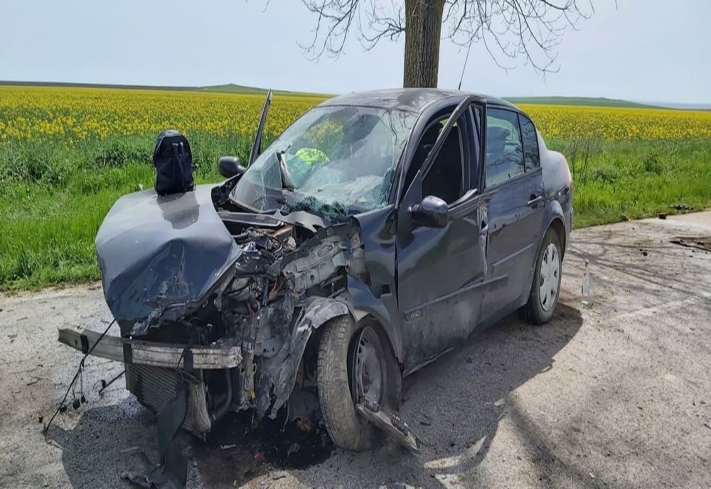 FOTO Ghinion! A ciocnit mașina în ziua de Paște 