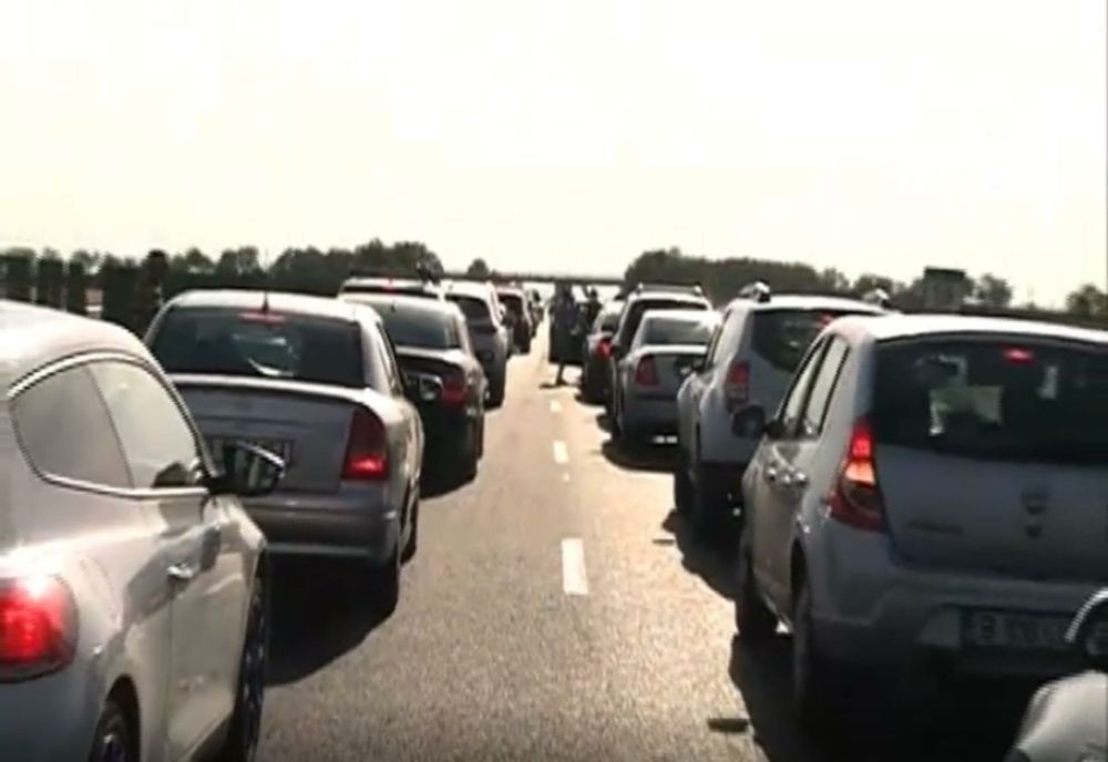 Aglomerație pe Autostrada Soarelui. Rute alternative pentru turiștii care se întorc de la mare