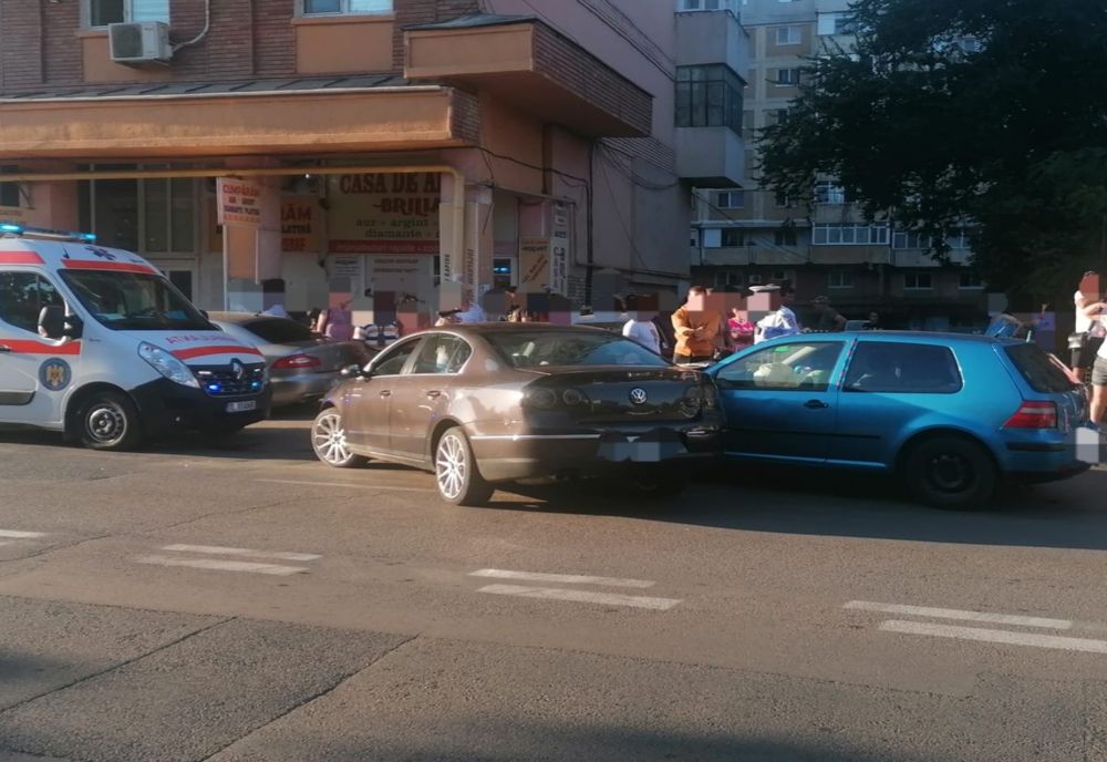Accident cu trei mașini în Tulcea. O persoană rănită