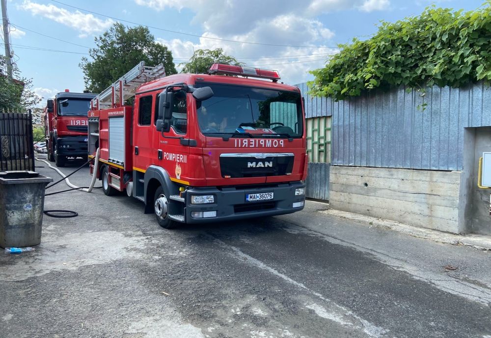 FOTO Zi de FOC la Tulcea. Trei incendii produse în mai puțin de o oră
