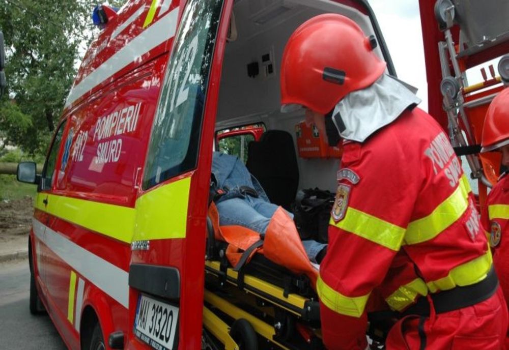 Accident produs de șofer de 18 ani. Doi răniți