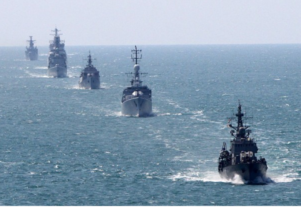 Ucraina sfătuiește companiile aeriene să nu mai opereze zboruri peste Marea Neagră. Care este cauza