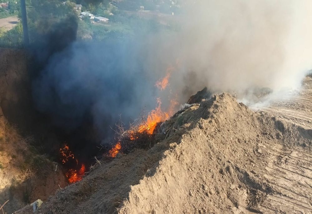 FOTO Incendiu violent la Văcăreni