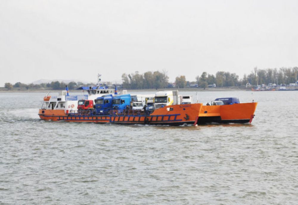 Bac suplimentar pentru trecerea Dunării la punctul de frontiera Isaccea