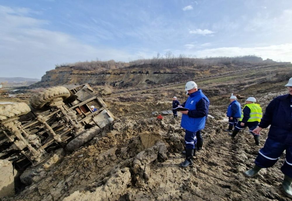 Minerii din Cariera Jilţ Sud protestează (VIDEO)