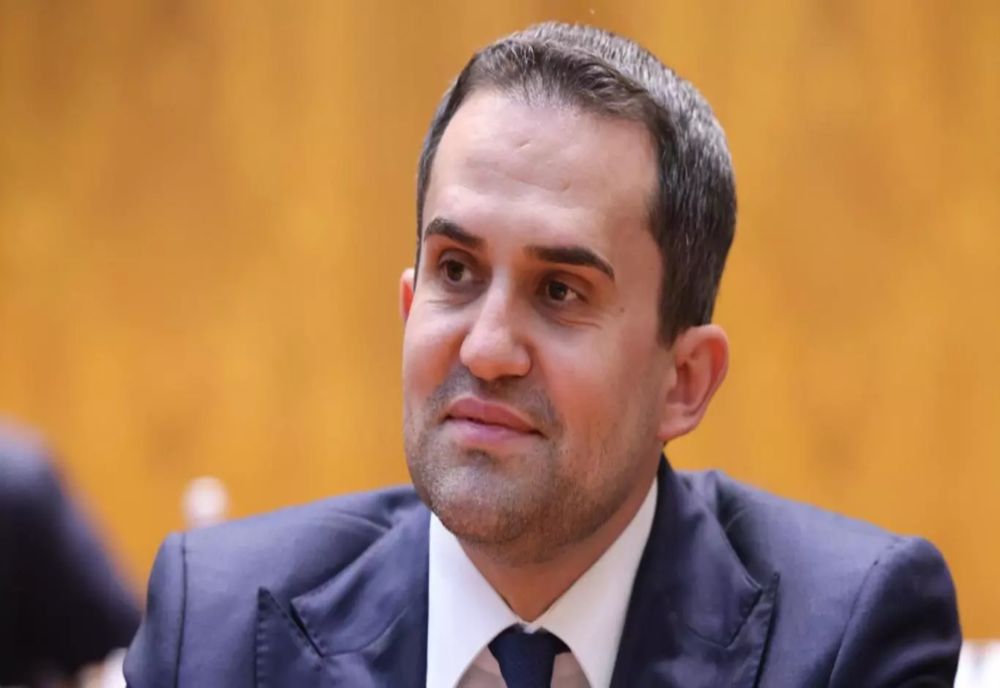 MINISTRUL TRANSPORTURILOR: „NU VOI TOLERA SINECURILE ȘI SALARIILE LIPSITE DE BUN SIMȚ”