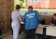 A pus frână pe piciorul unei fetițe de șase ani, care s-a aruncat, practic, în mașina în mers