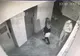 A condus beat şi a distrus o maşină parcată pe Mircea Vodă