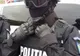 Patru indivizi au bătut un tânăr şi i-au furat maşina. Au fost reţinuţi de poliţie pentru cumul de infracţiuni