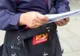 Pensiile și alocațiile suspecților de coronavirus, livrate de poștași dotați cu echipament de protecție