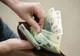 A explodat numărul angajaților plătiți cu salariul minim pe economie, în România - Cifrele care arată sărăcia din țară